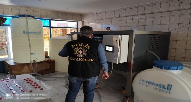 Esenyurt’ta sahte içki operasyonu: 6 ton etil alkol ele geçirildi