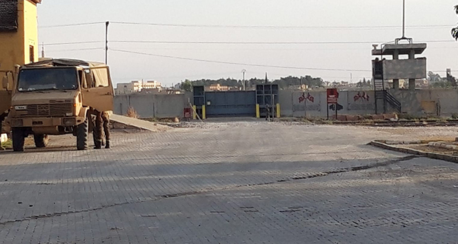 Tel Abyad’ın Türkiye sınırındaki patlayıcılar imha ediliyor