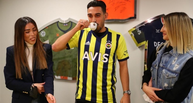 Fenerbahçe, İrfan Can Kahveci transferini resmen açıkladı